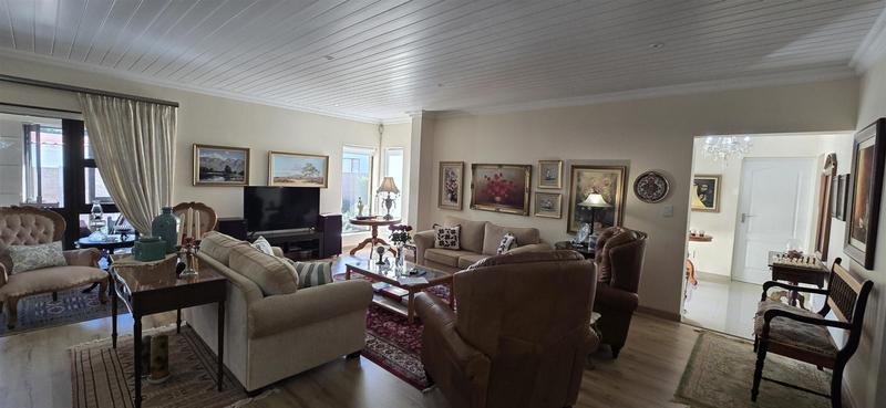 3 Bedroom Property for Sale in Outeniqua Strand Western Cape